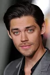 Tom Payne profile